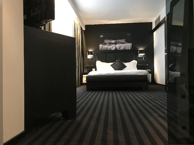 Yooma Urban Lodge Saint-Gilles Room photo